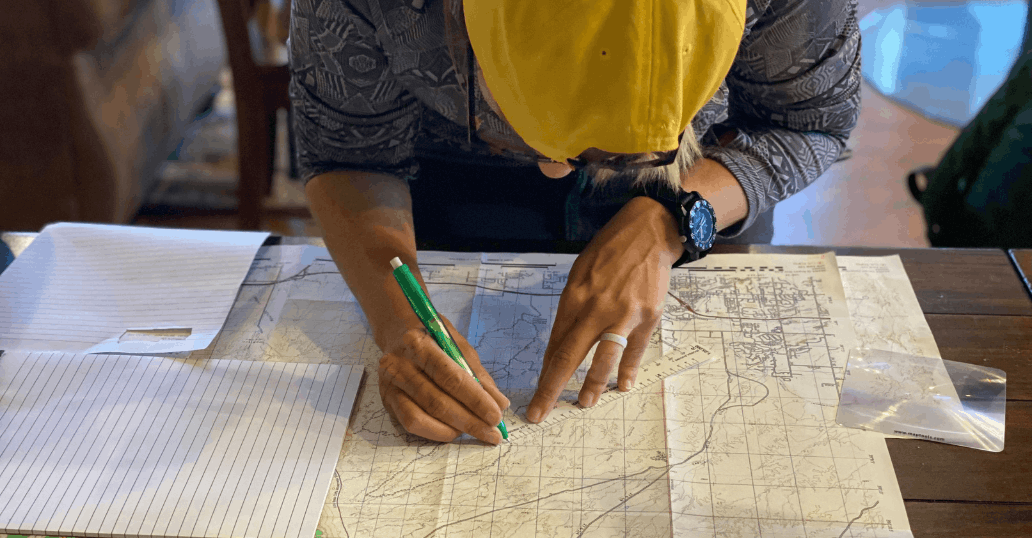 Manage workforce assignments with reverse geocoding